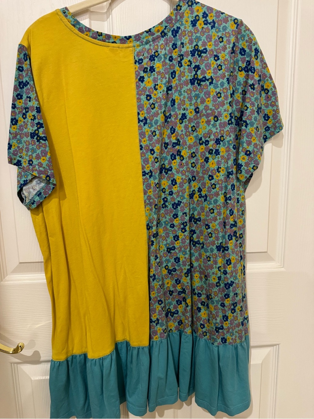 LOGO by Lori Goldstein Yellow & Teal Floral Scoop Neck Top - Picture 4 of 7